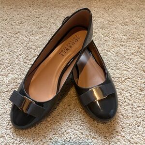 Journee Collection Women's Glossy Dark Grey Flats with Bow